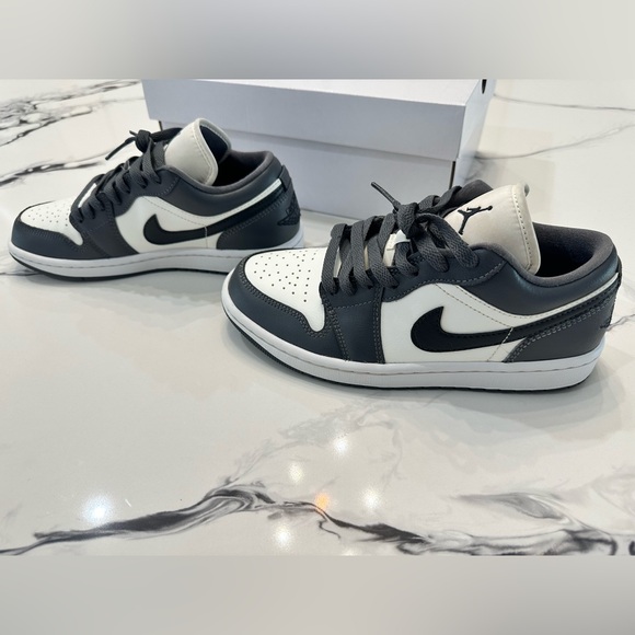 Nike Air Jordan 1 low women’s shoes sail/off noir-dark grey- white size 6.5 - Picture 11 of 13
